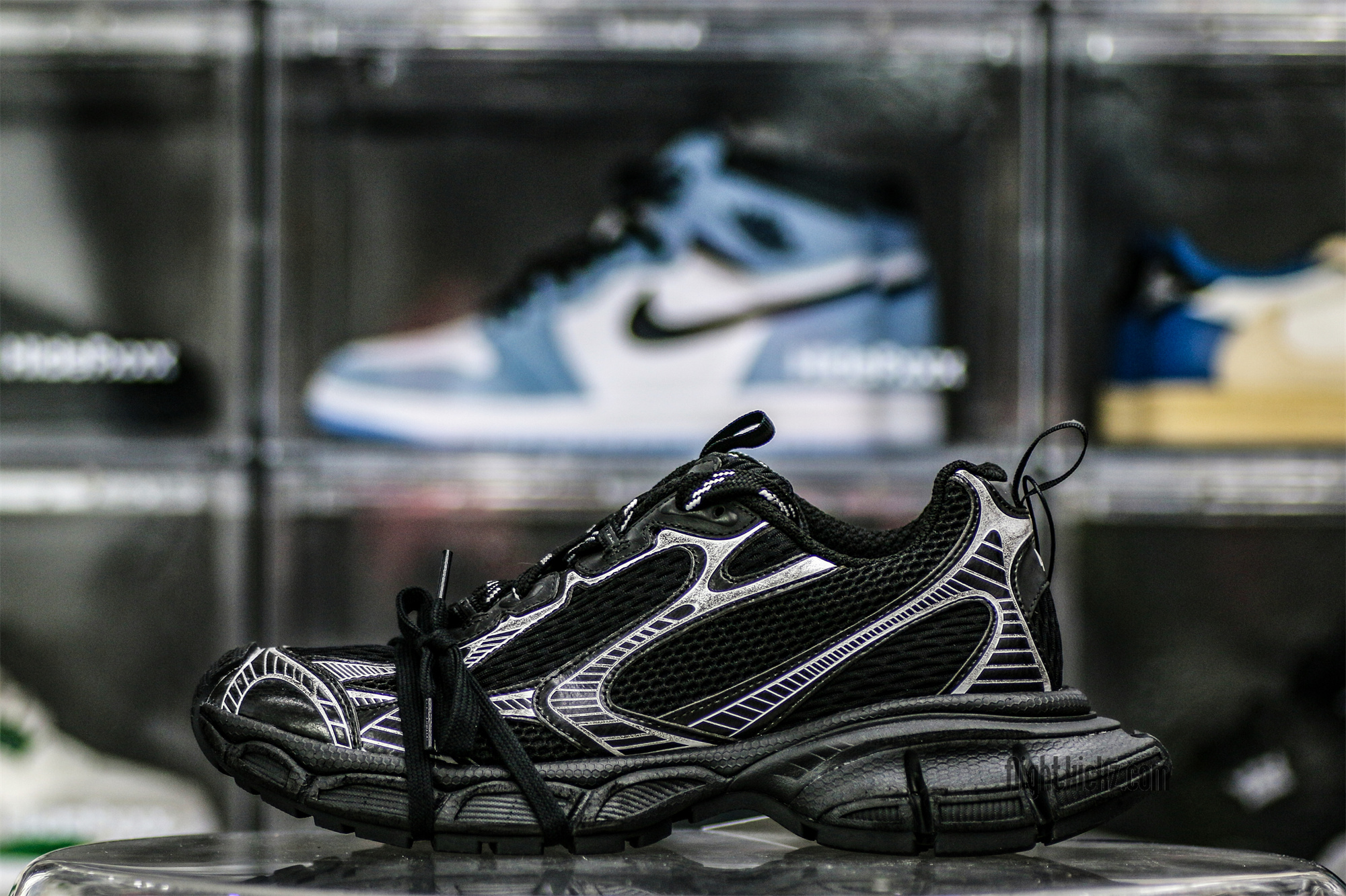 B@lenciag* 3XL Ski Sneaker in Black and white