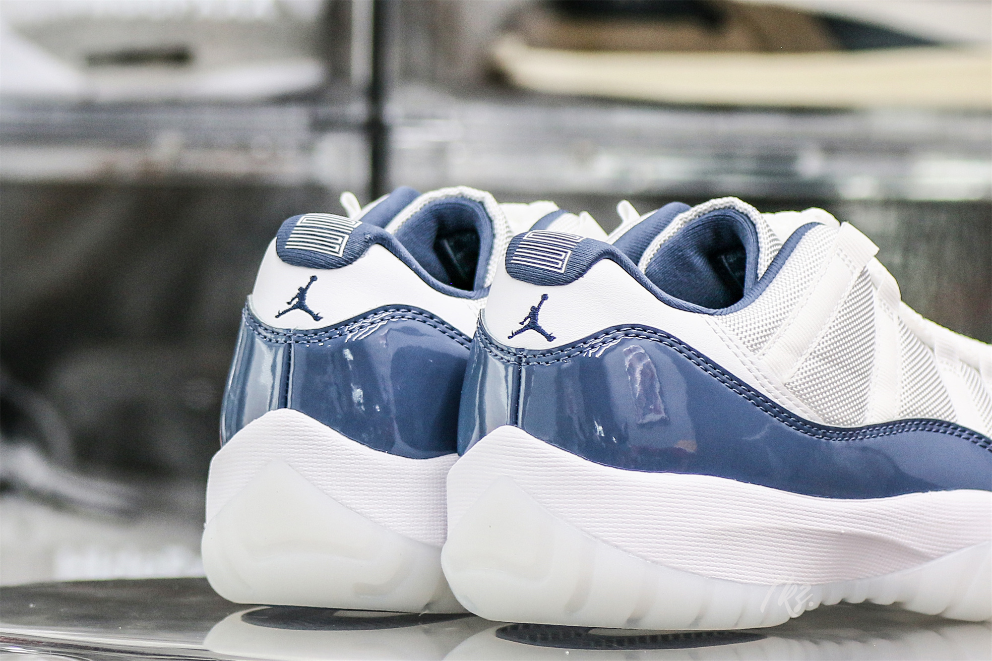 Air Jordan 11 Retro Low Midnight Navy (2024)