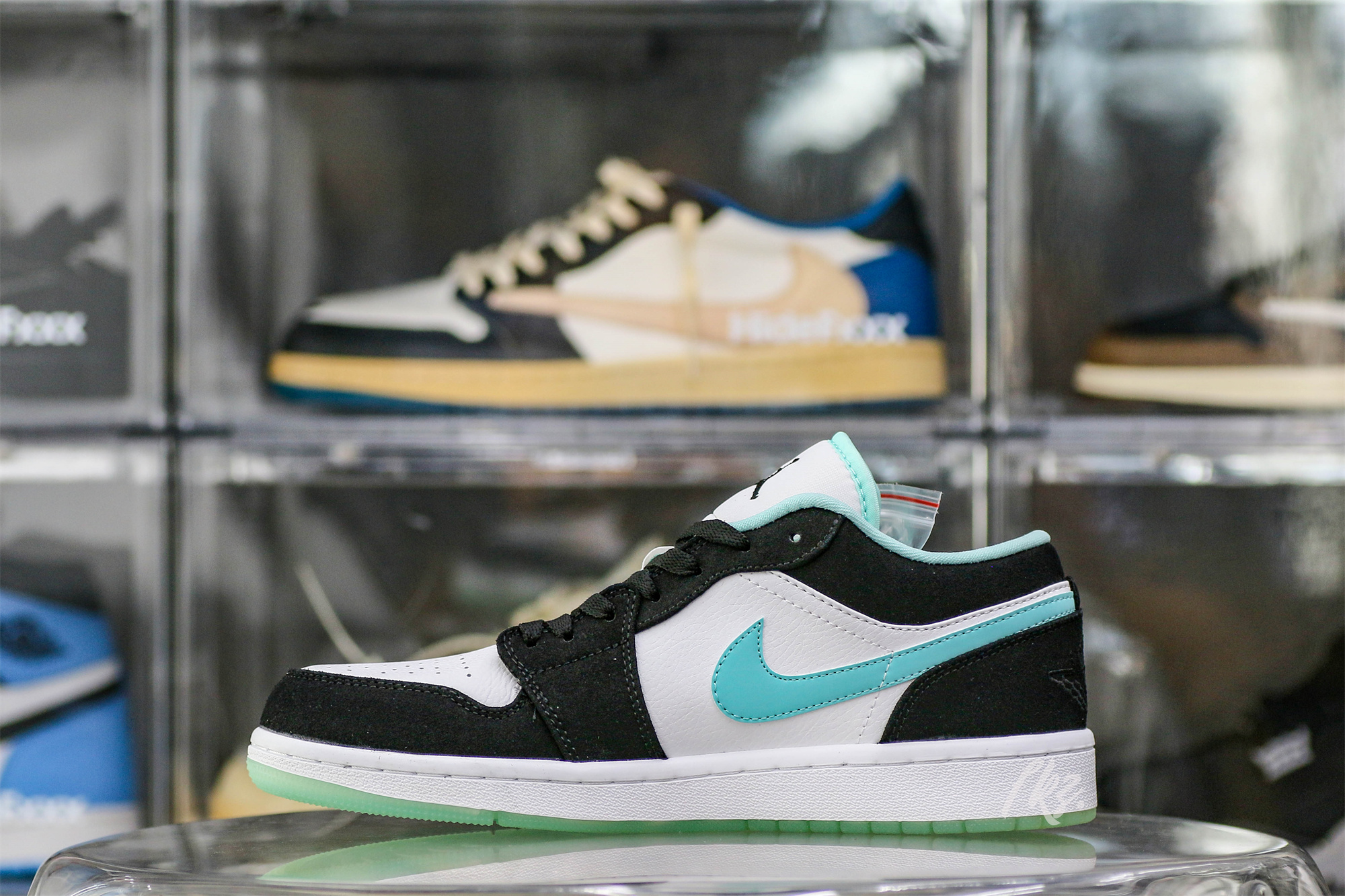 Jordan 1 Low Island Green