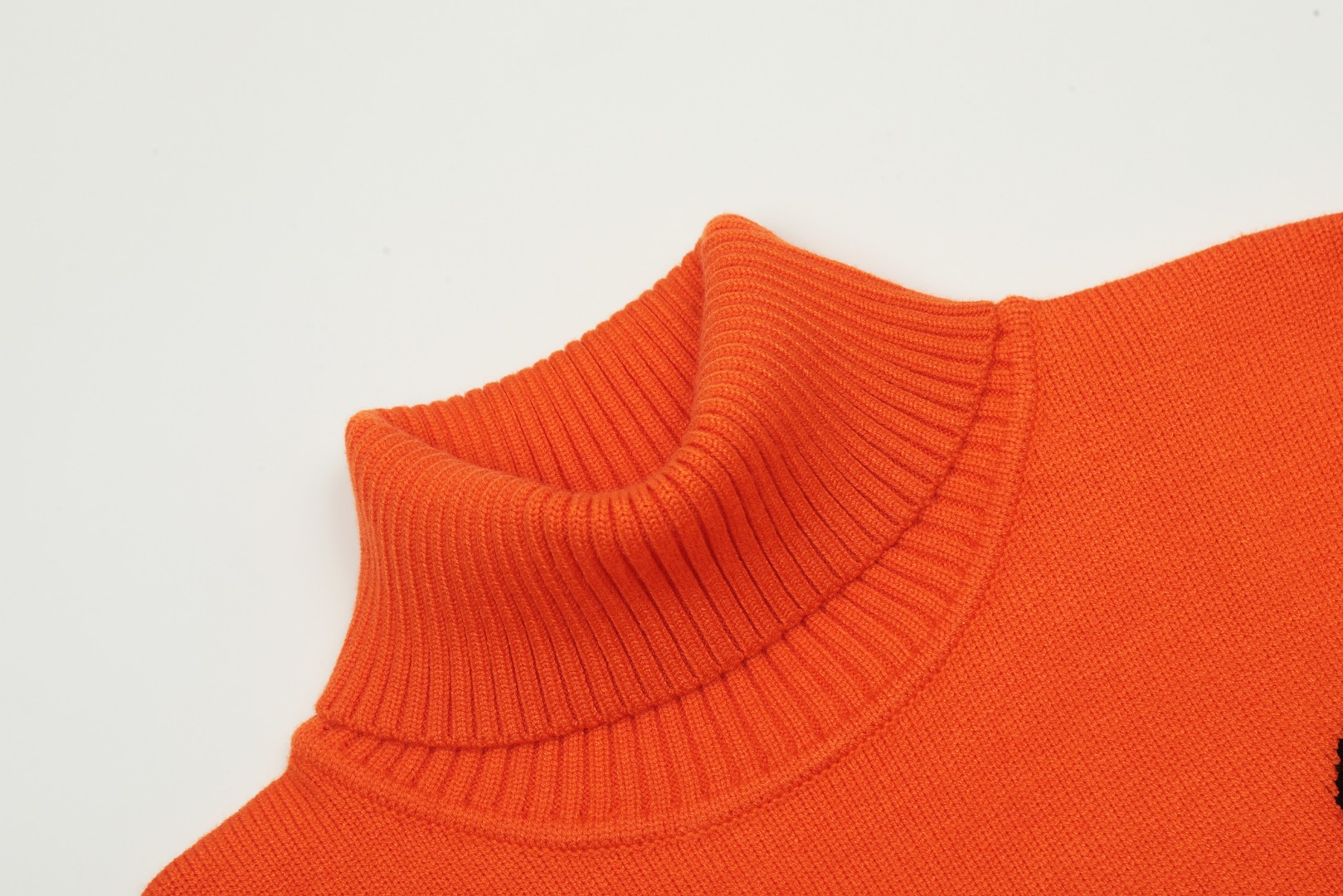 Am1 2024SS classic orange jacquard big heart turtleneck sweater