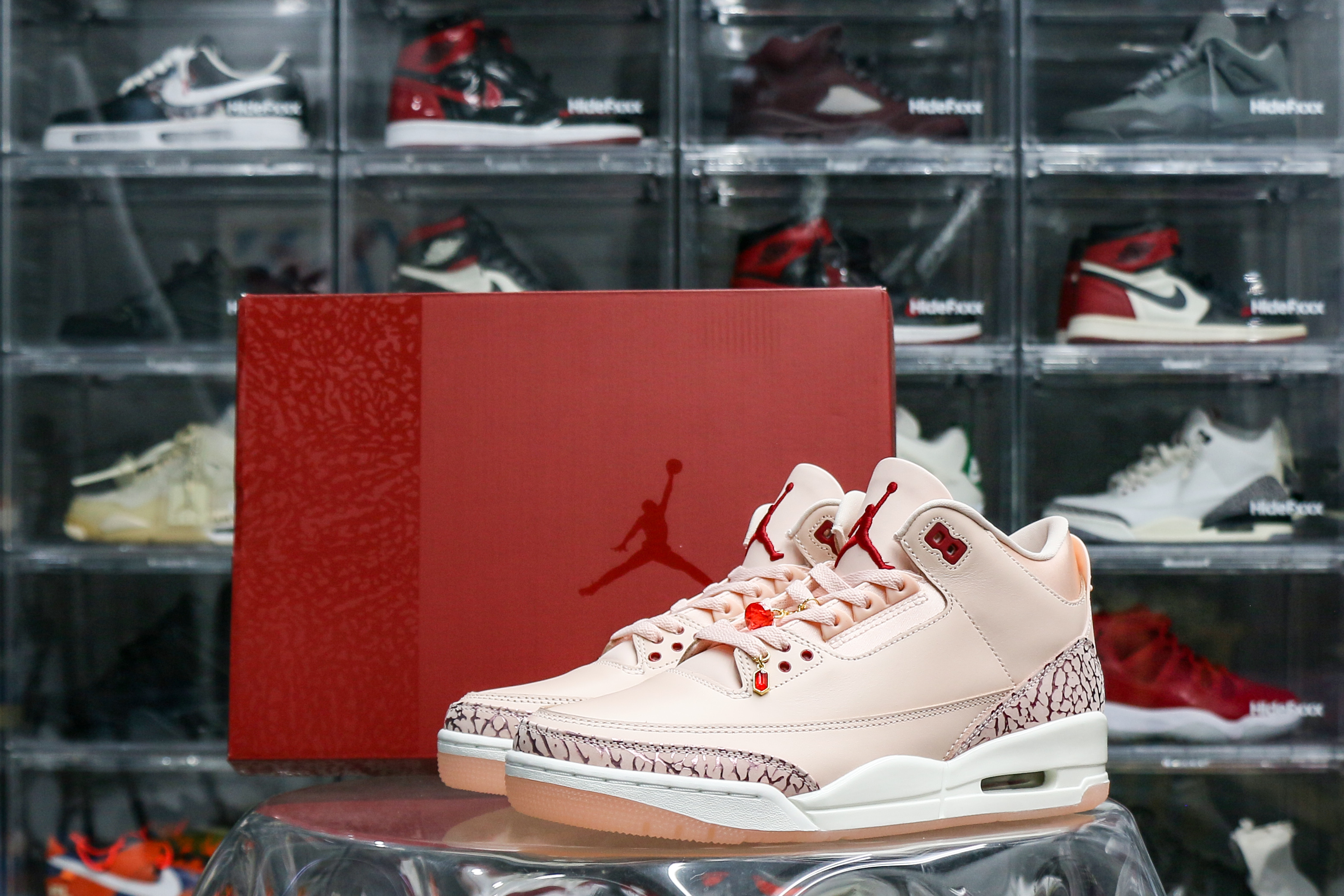 Air Jordan 3 Retro Valentine’s Day WMNS (2025)
