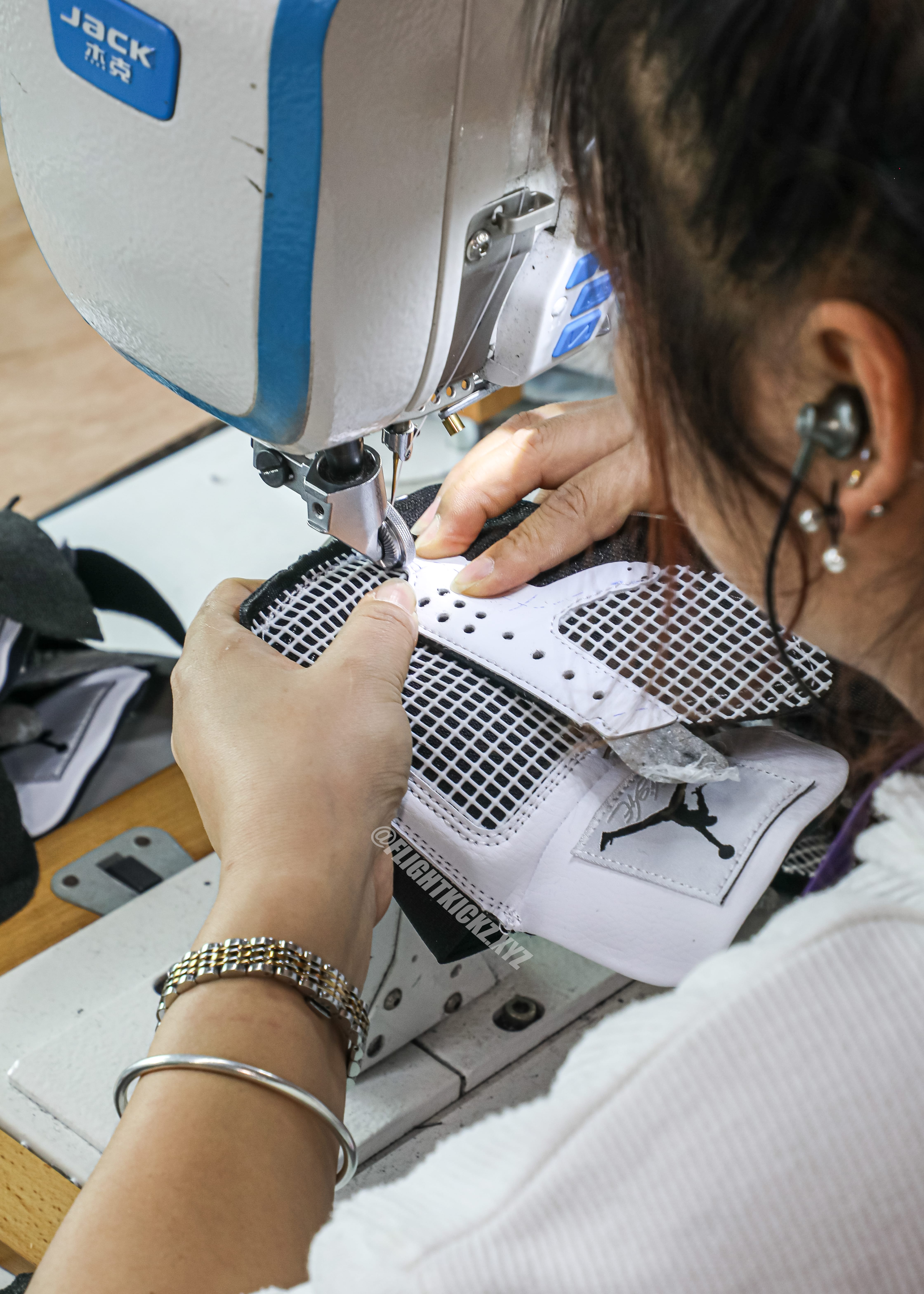 Jordan 4 Retro Military Black(LN5 A1 Batch)