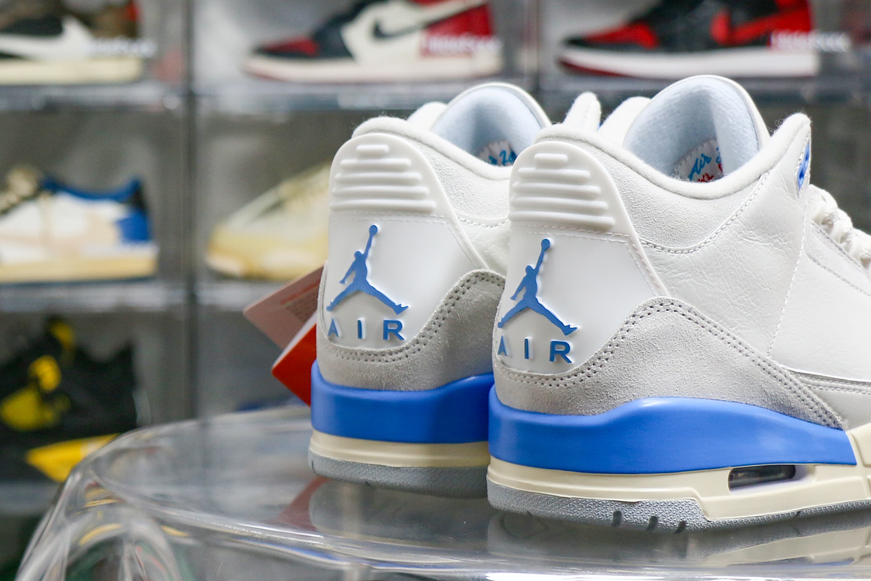 Air Jordan 3 Retro Lucky Shorts 2025