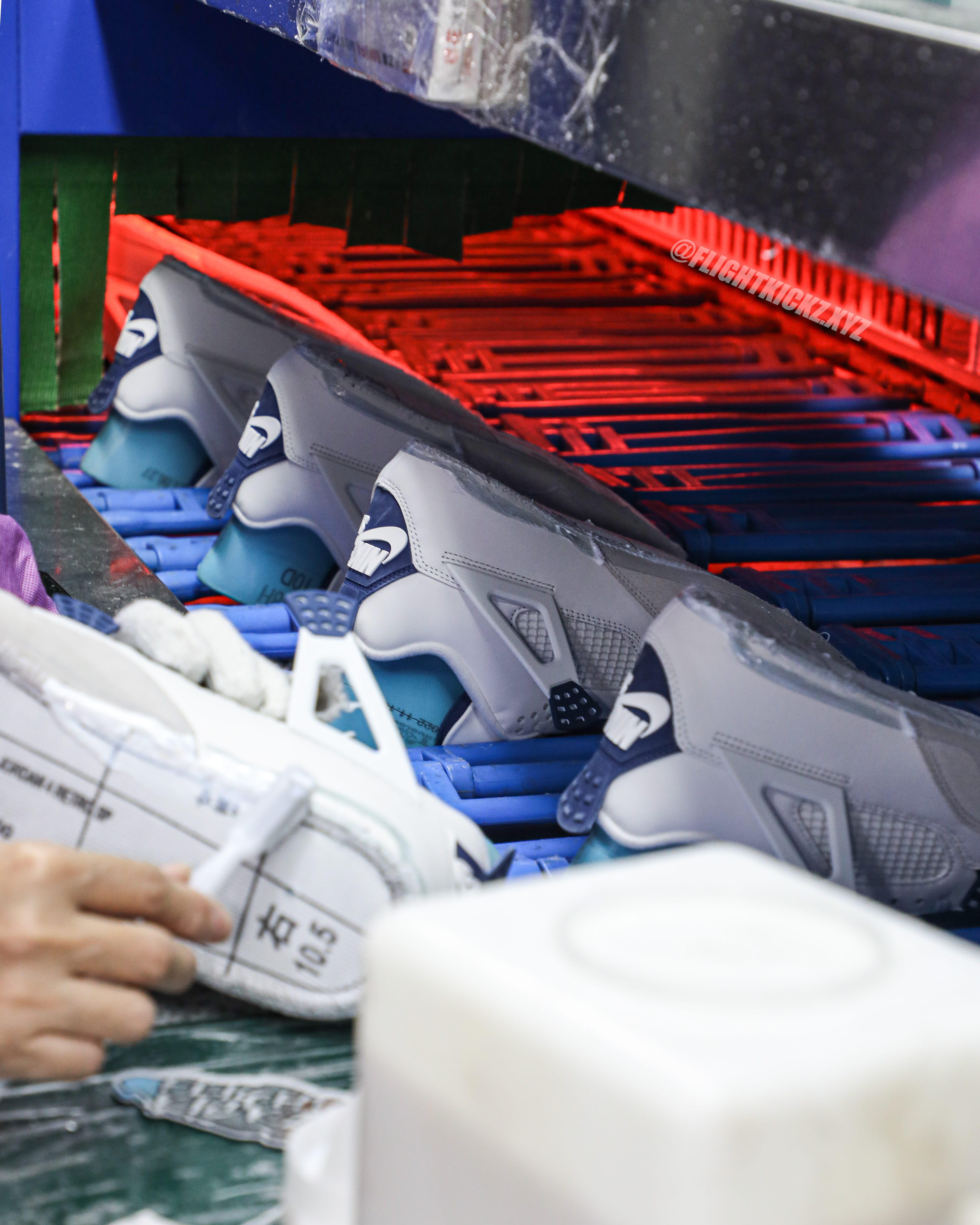 Nike SB x Air Jordan 4 “Navy Blue” 2025 (LN5 A1 Batch)