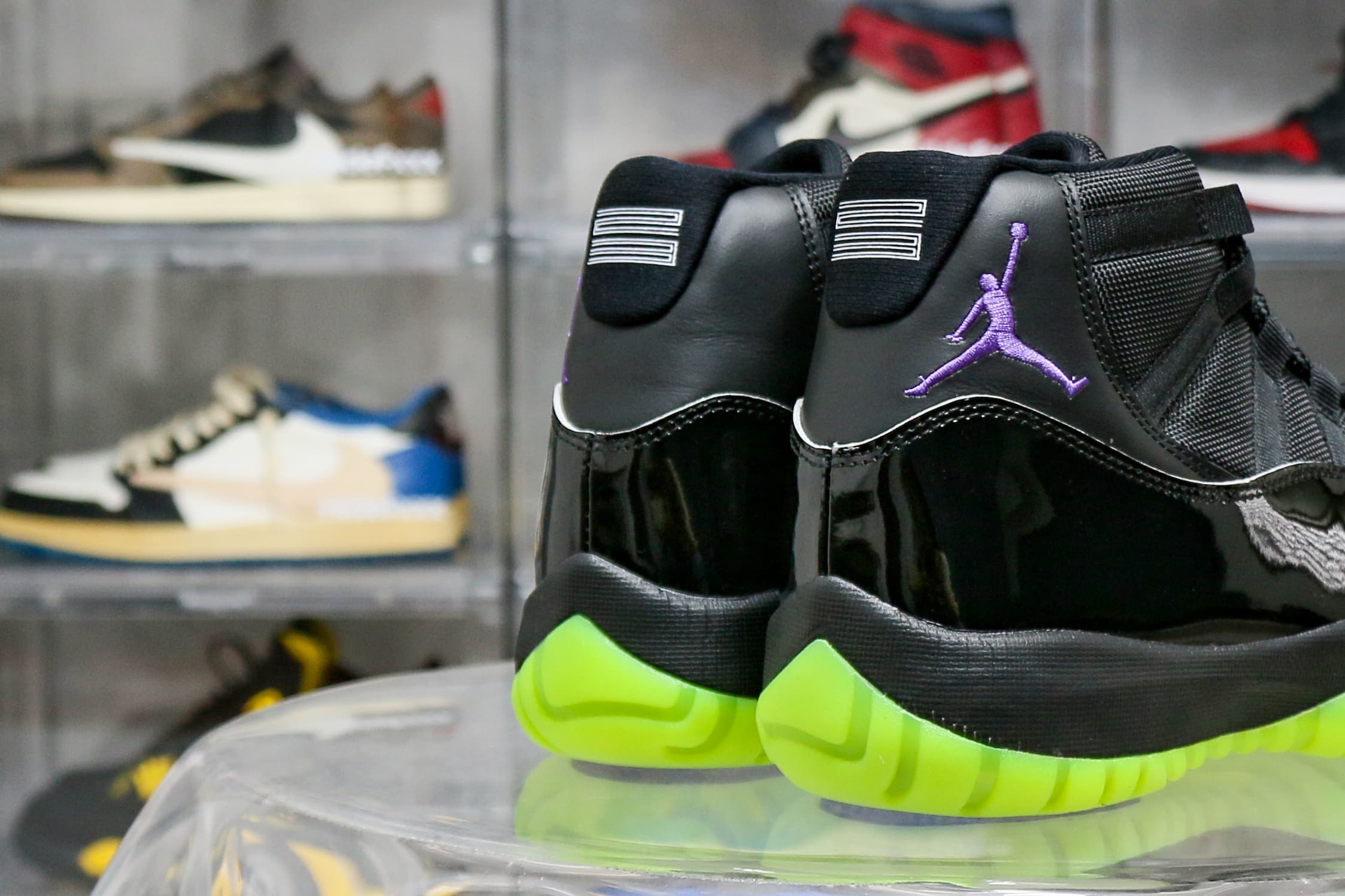 Air Jordan 11 Retro “Black Barely Volt” 2025