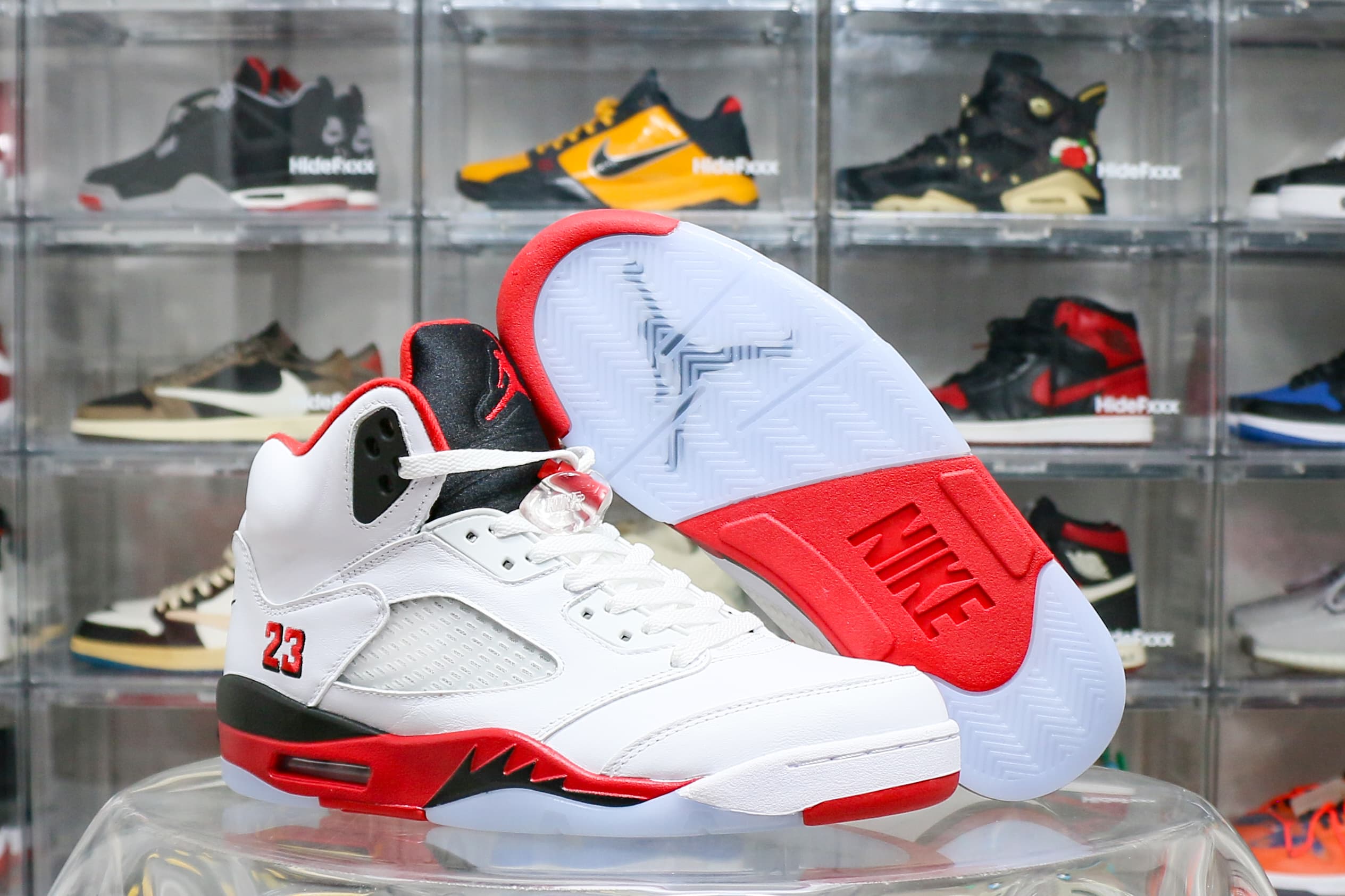 Air Jordan 5 Fire Red Black Tongue 2025 (Ln5 A1)