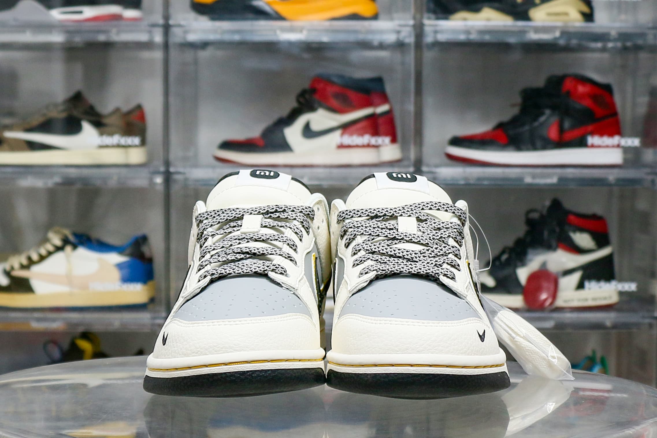 Nike SB Dunk Low x Xiaomi Su7