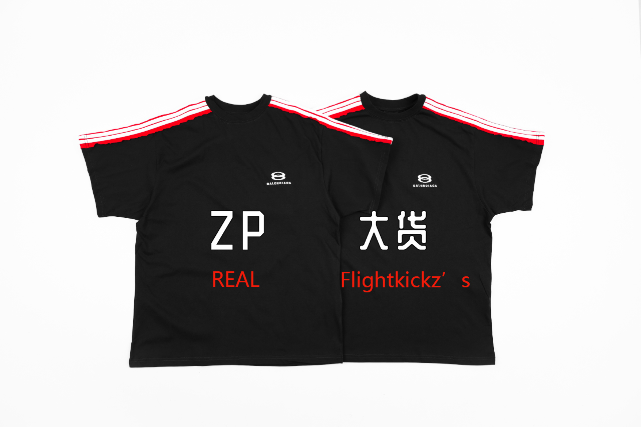 Balanciag@ Unity Sports Icon T-Shirt Oversized in faded black and white Tee