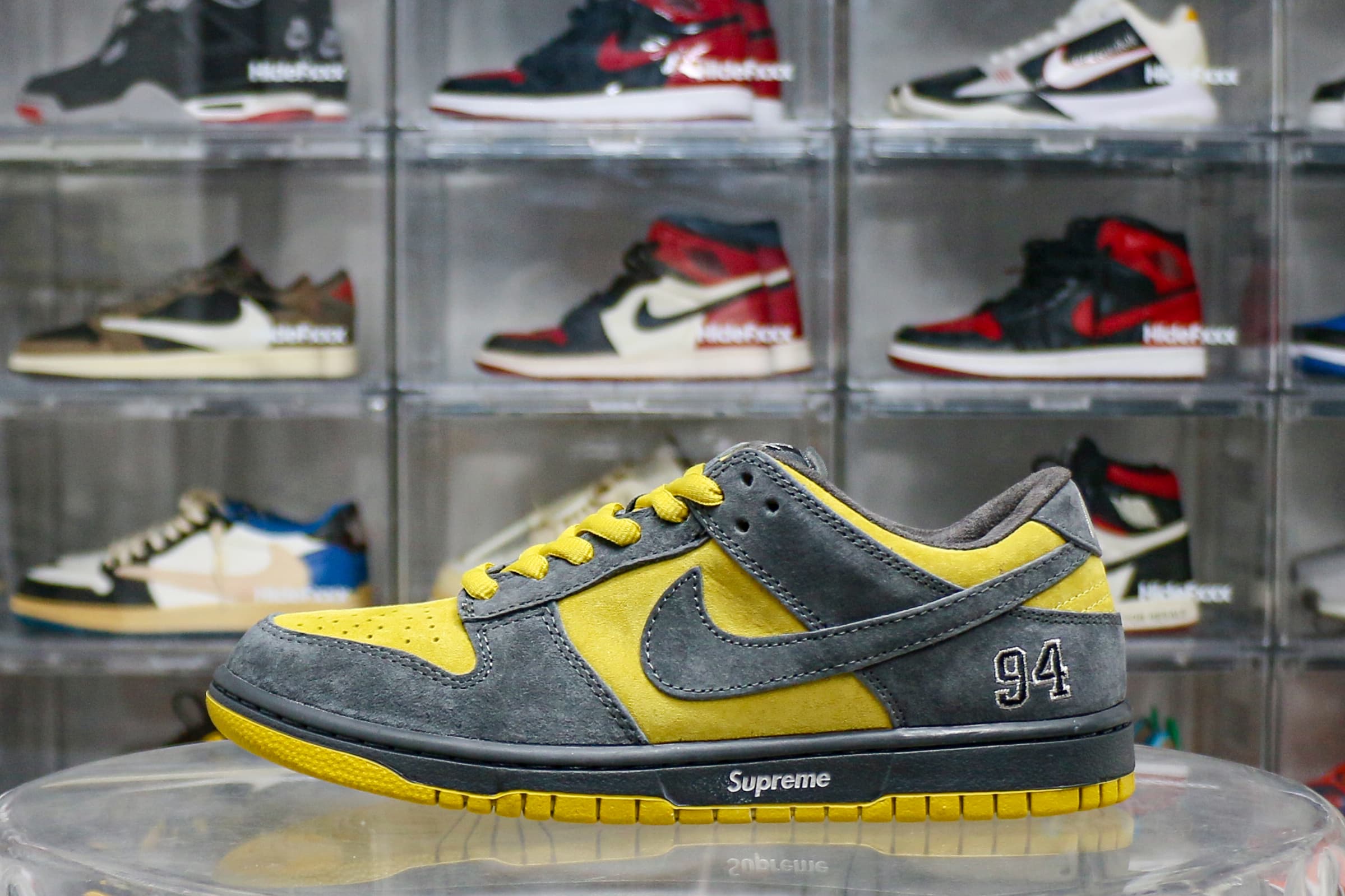 Nike SB Dunk Low Supreme 94 Hulk