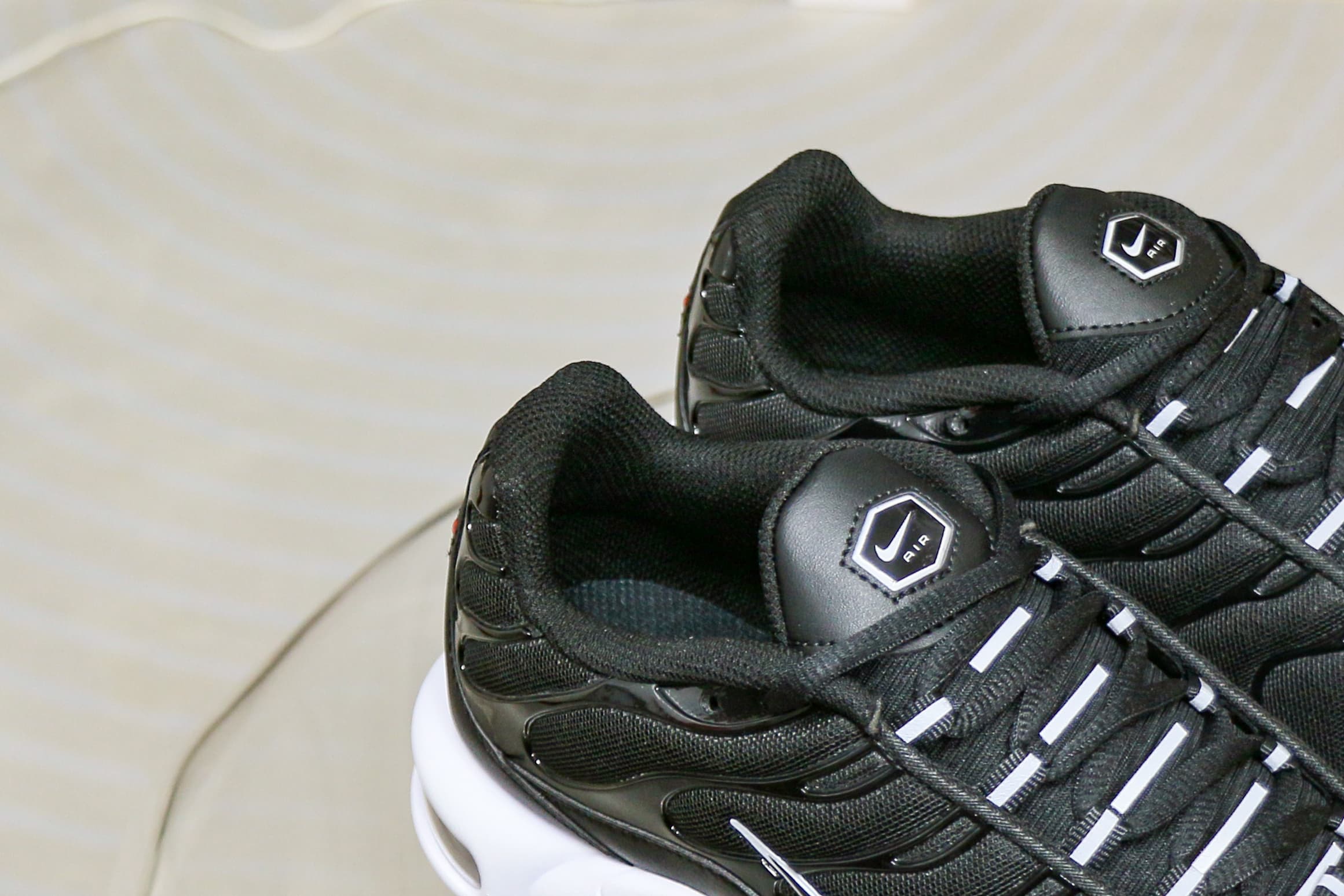 Nike Air Max Plus Black White